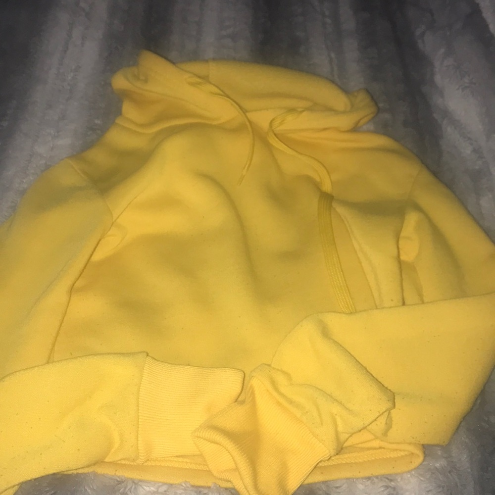 Kinda lose but also skin tight?